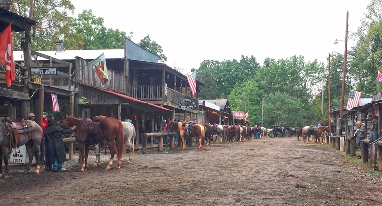 Love Valley: The Town Where Cars Aren't Allowed, Only Horses