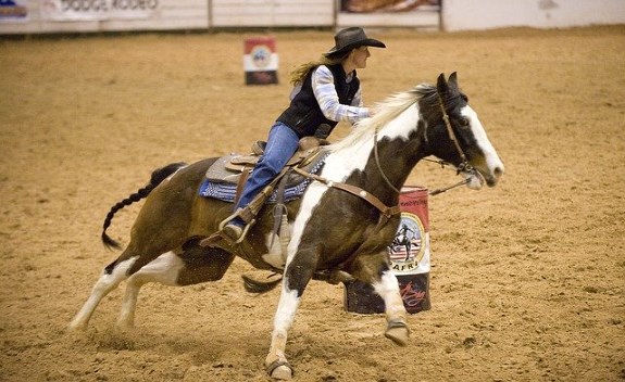 Barrel racing competition