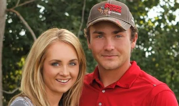 Shawn Turner and Amber Marshall hugging