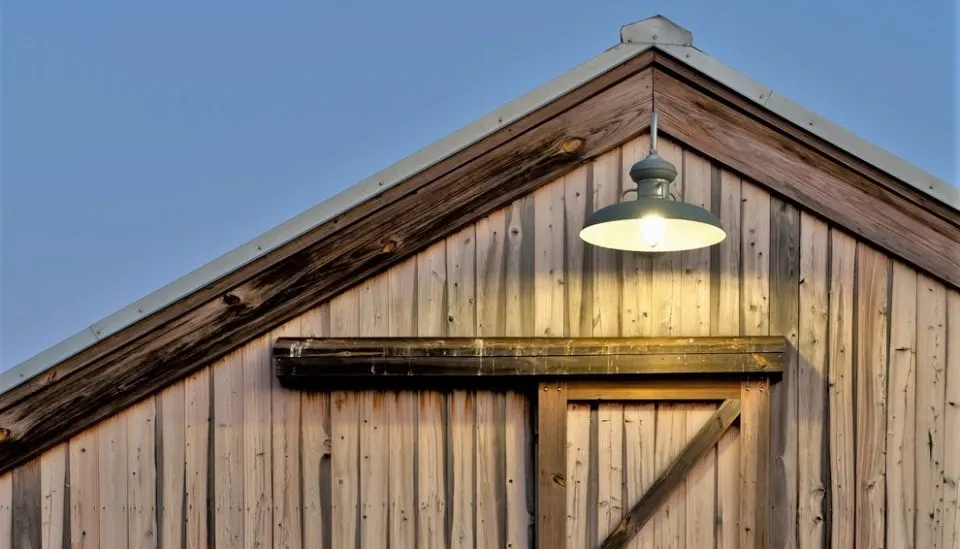6 Best SolarPowered Barn Lights