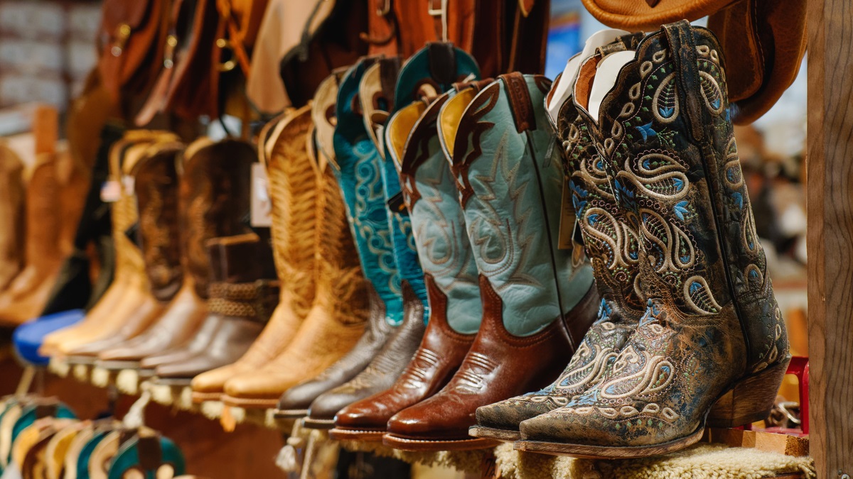 Common types of cowboy boots and western boots