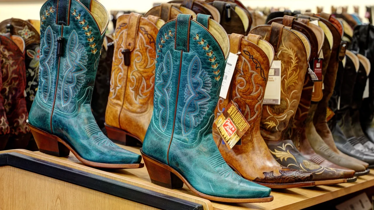 Western heel sale cowboy boots