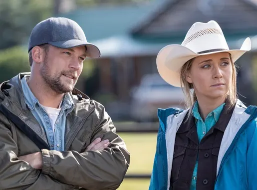 Finn Cotter (Robert Cormier) and Amy Fleming on Heartland