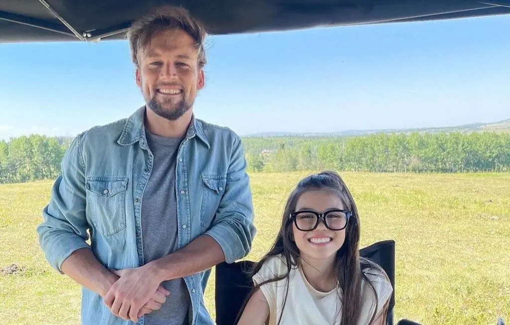 Robert Cormier behind the scenes of Heartland