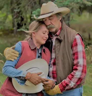 Amy Fleming and Jack Bartlett hugging on Heartland