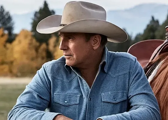 John Dutton's outfit he wears on Yellowstone
