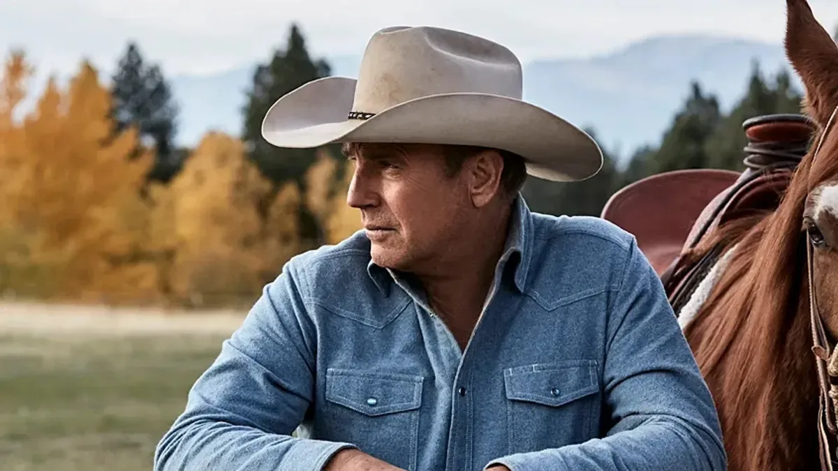 John Dutton's outfit he wears on Yellowstone