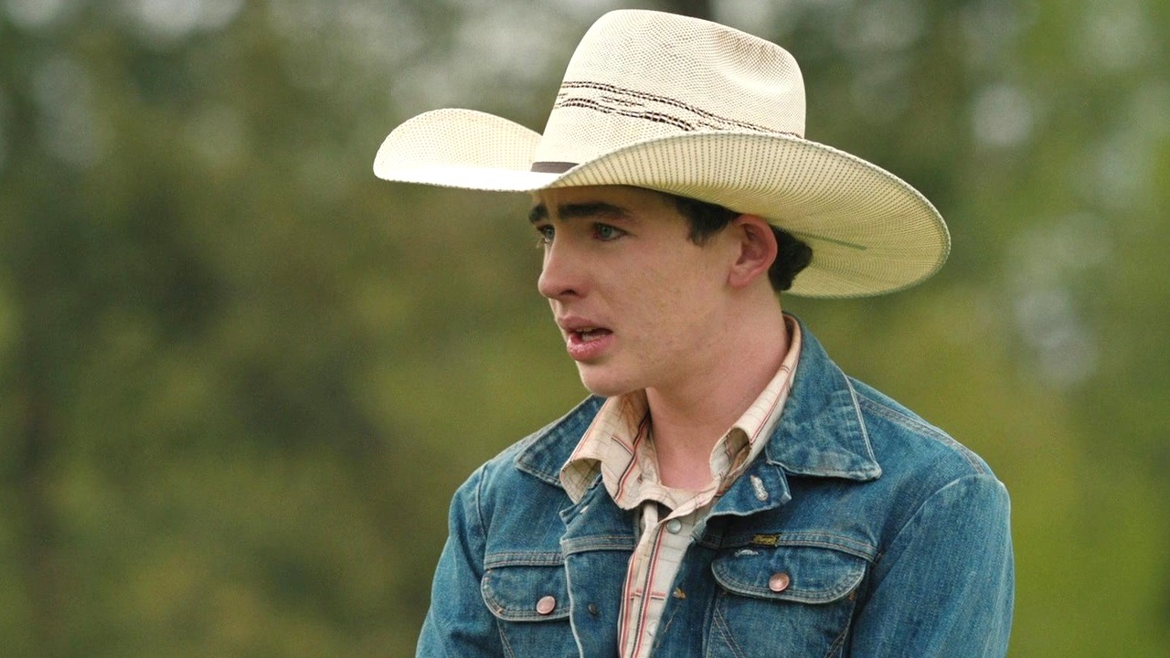 Carter on Yellowstone who is played by actor Finn Little