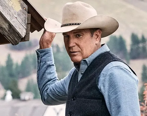 John Dutton looking smart wearing a cream colored cowboy hat in the Yellowstone TV series